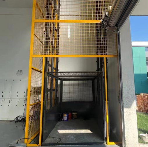 全南导轨式升降机助力物流园破解运输难题